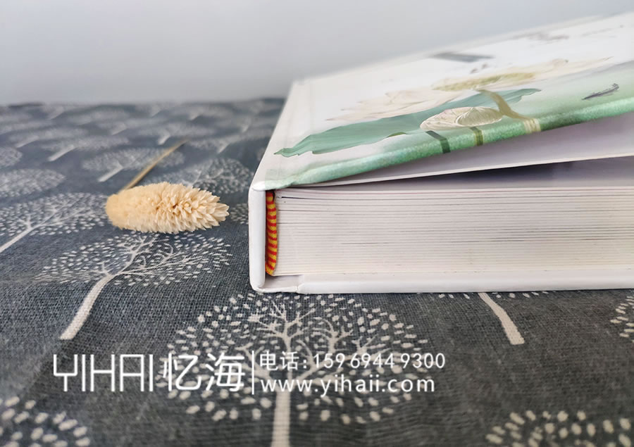 昆明憶海文化同學(xué)聚會紀(jì)念冊制作-設(shè)計(jì)同學(xué)聚會紀(jì)念冊留住聚會時(shí)光